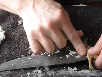 how to get rust off kitchen knives
