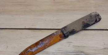 why do knives rust